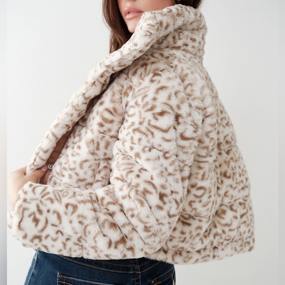 TRUE RELIGION FAUX FUR JACKET - Picture 2 of 5